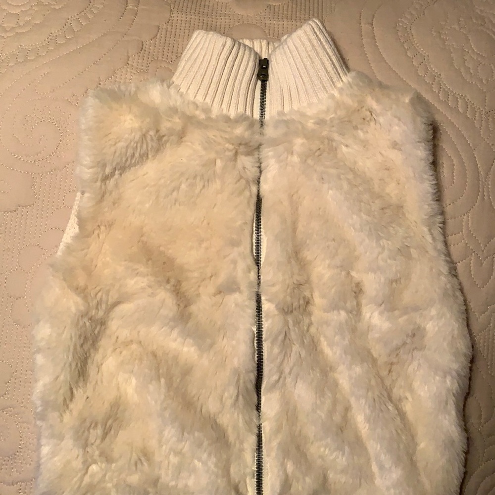 GAP ivory faux fur sweater vest